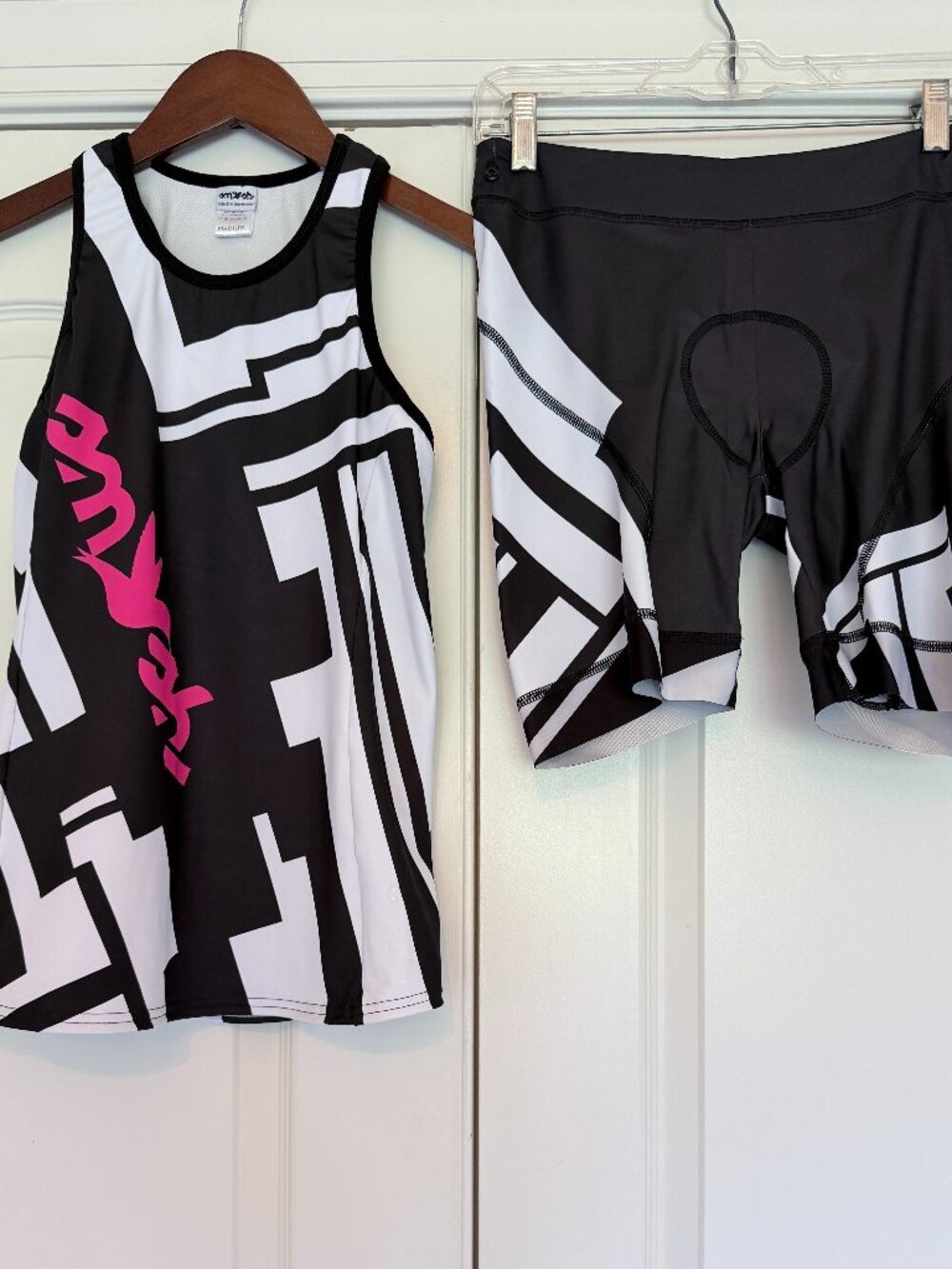 Smashfest Queen Women's Triathlon Kit - Top size Medium, Shorts size Large